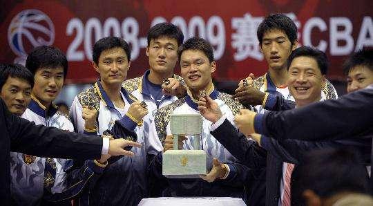 CBA宏远队最新动态，篮球情怀与美食惊喜并存的小巷深处故事